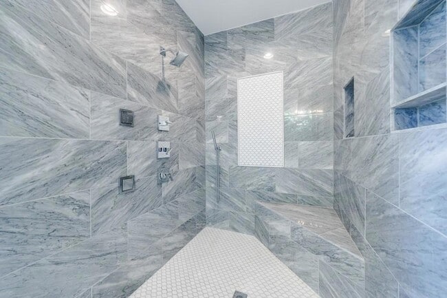 Building Photo - 25 Asheworth Ct NW