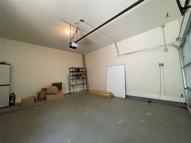Building Photo - Spacious 2-bedroom, 2.5-bath condo available!