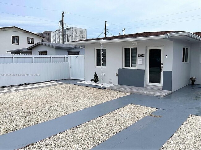 Primary Photo - 11230 SW 5th St
