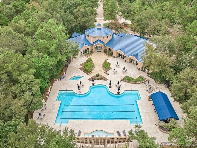 Building Photo - 118 Robindale Cir