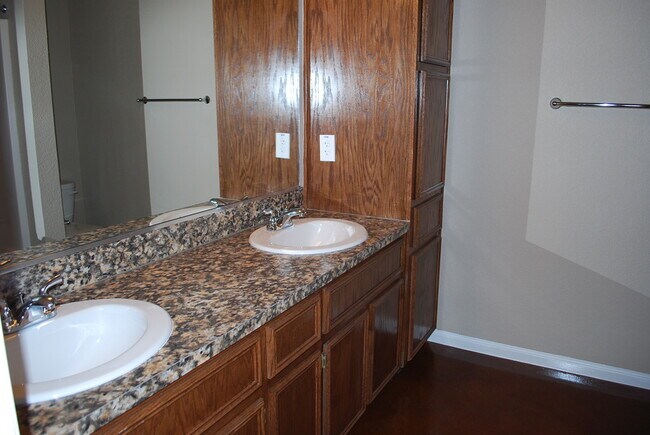 Building Photo - 1514 Dakota Trce