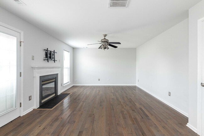 Building Photo - 4 Bedroom 2.5 bath home in Varina!