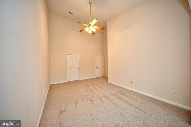 Building Photo - 712 Kings Path