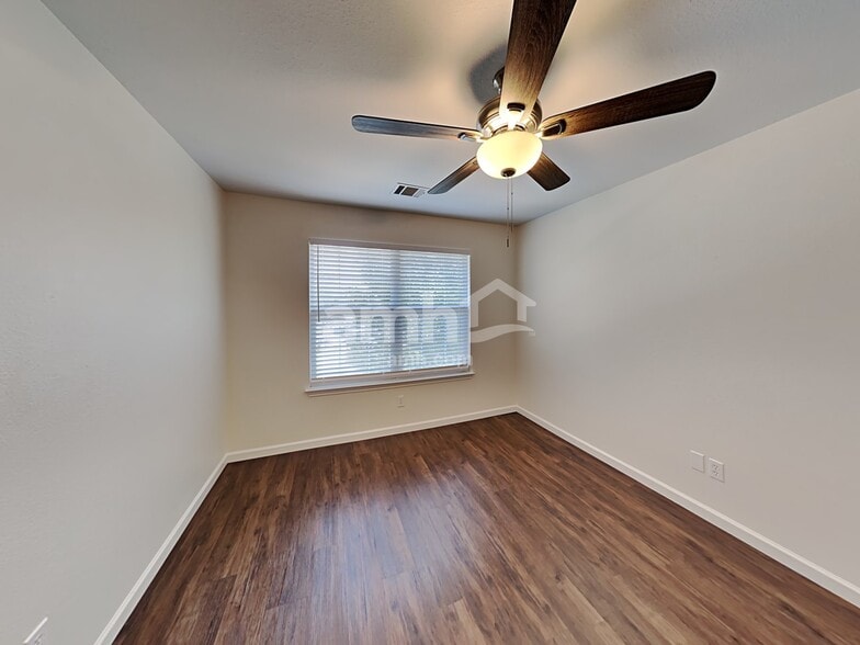 Building Photo - 24827 Crescent Run