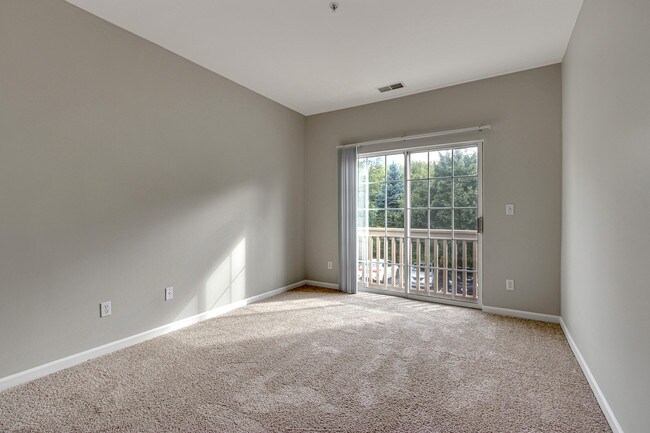 Building Photo - 1423 Canterfield Pkwy W