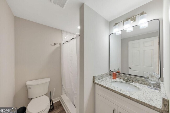 Building Photo - 243 N Georgia Ave