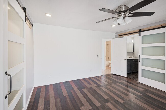 Building Photo - 4625 E Park St