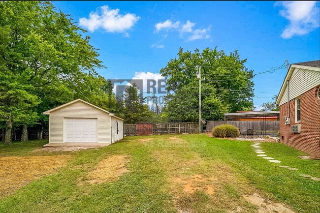 Building Photo - 550 Scenic Dr