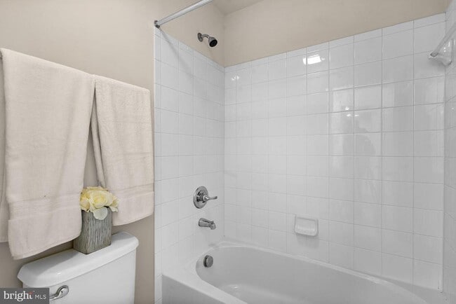 Building Photo - 22664 Amberjack Square