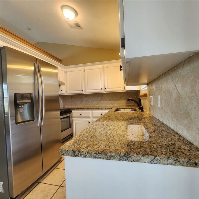 Building Photo - 6840 NW Willow Springs Dr