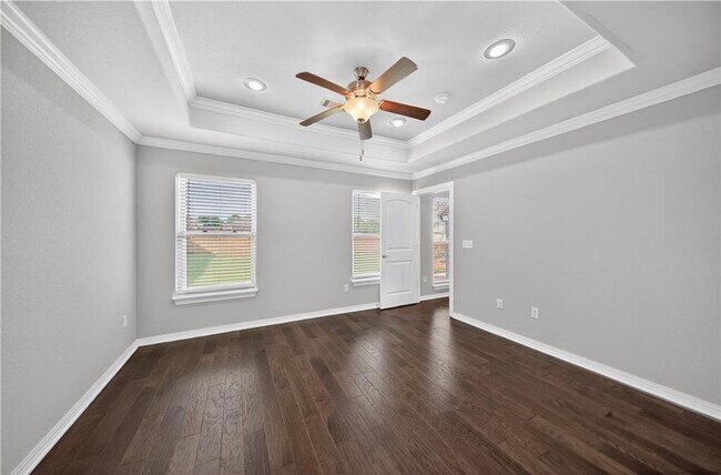 Building Photo - 1000 Tulip St