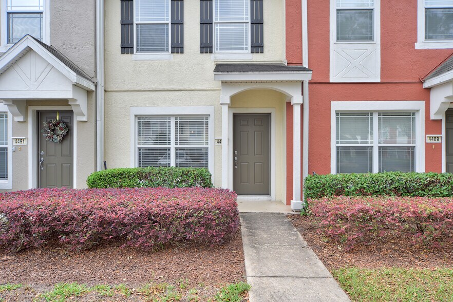 Building Photo - 4490 SW 49th Ave