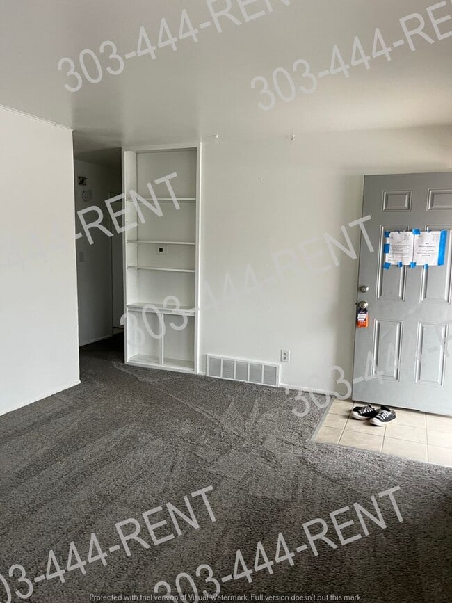 Building Photo - 3 Bedrooms, 2 Bathrooms, with 2 Bonus Rooms in the Basement!