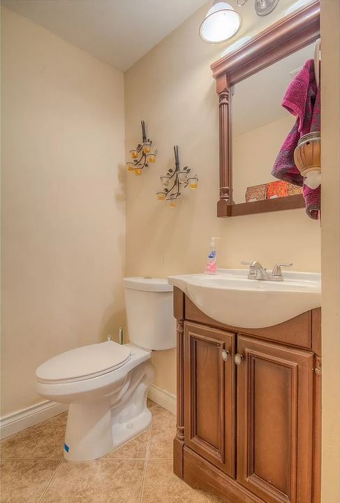 1/2 bath - main floor - 13963 E Jewell Ave