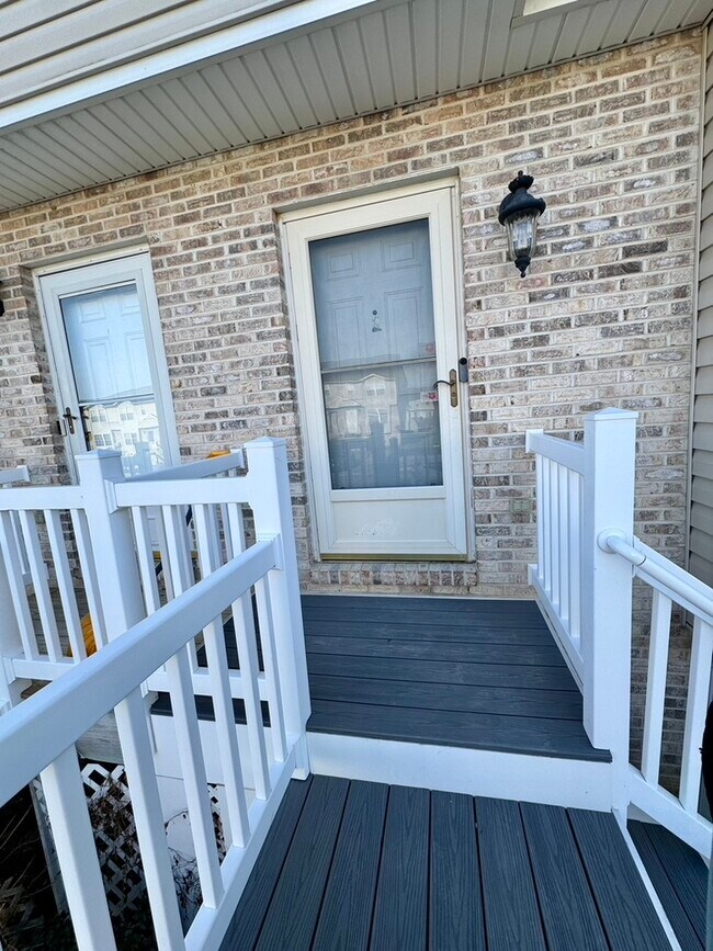 Building Photo - 131 Rosie Dr