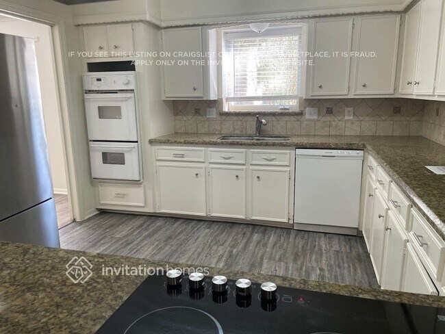 Building Photo - 3410 Hideaway Ln