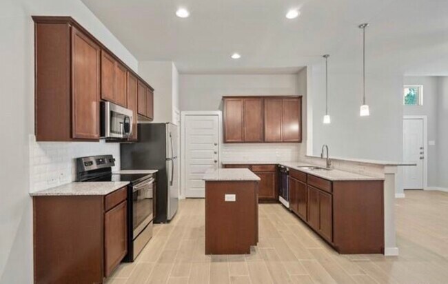 Building Photo - 218 Oakcrest