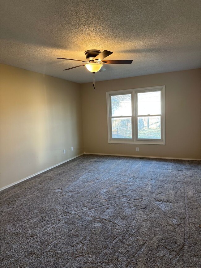 Building Photo - Lots of updates!  Southside 3 bedroom house