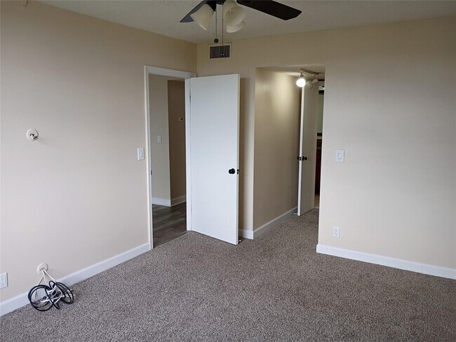 Building Photo - Stylish Remodeled Condo with Scenic Water ...