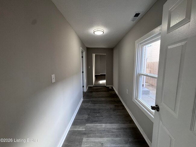 Building Photo - 207 N 19th St