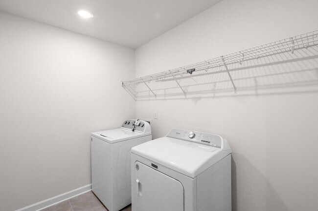 Building Photo - Beautiful and Spacious Home in the Heart o...