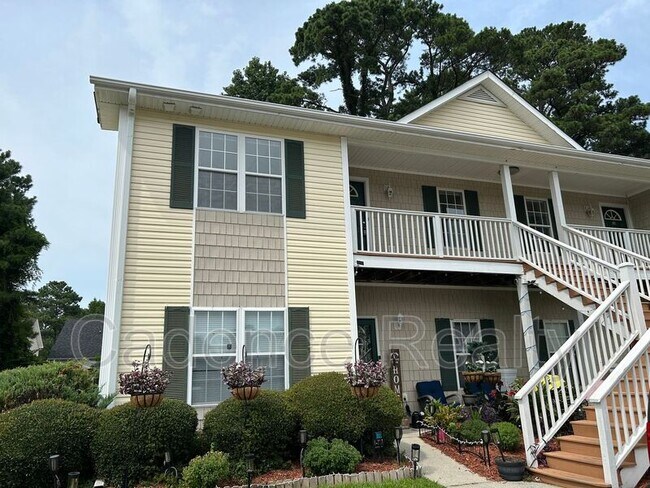 Building Photo - 4619 McClelland Dr