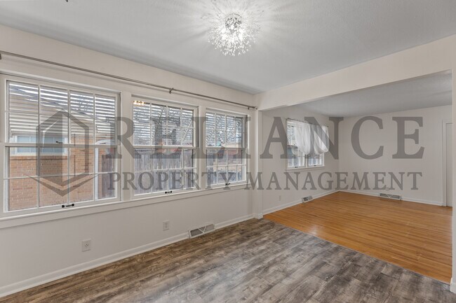 Building Photo - 2210 W Columbine Ln