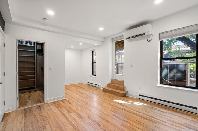 Building Photo - 97 Waltham St