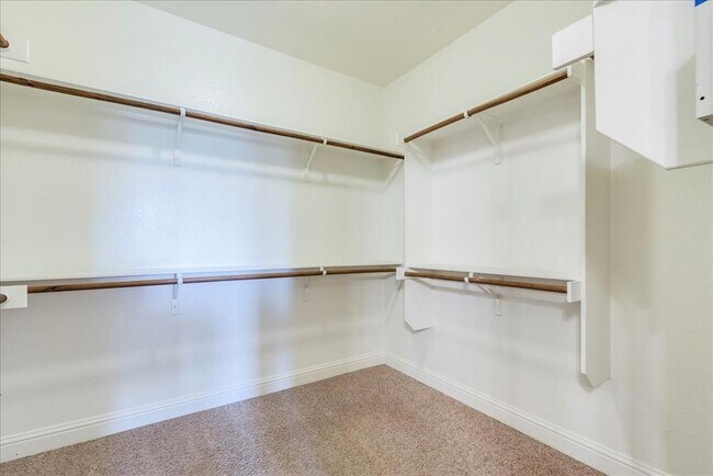 Building Photo - 3831 Aqua Ln