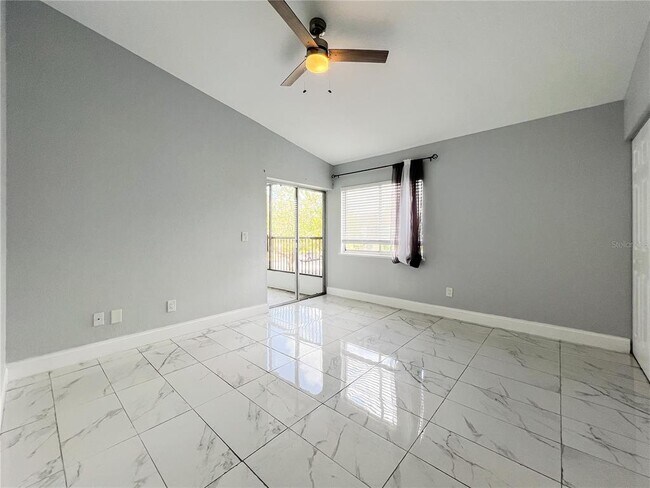 Building Photo - 2482 Lakeway Branch Dr
