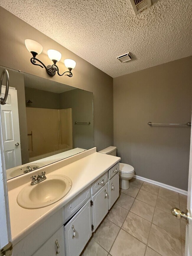 Building Photo - 304 Natchez Rd