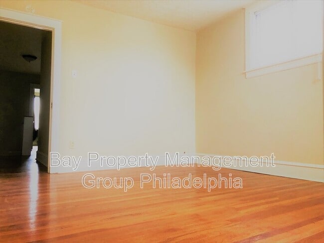 Building Photo - 618 Gerhard St