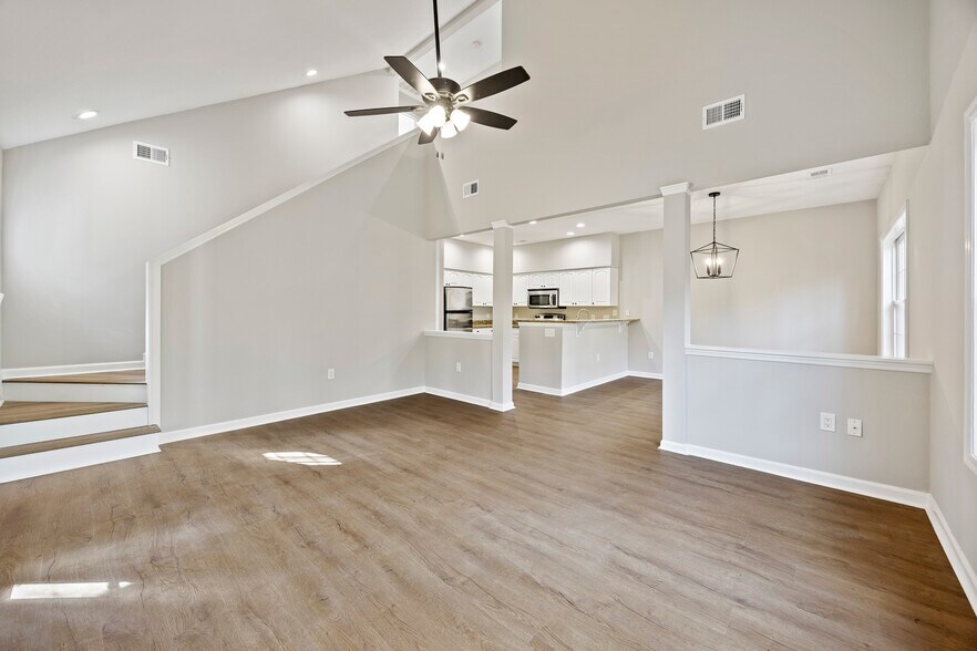 Building Photo - 40 Brittany Pl