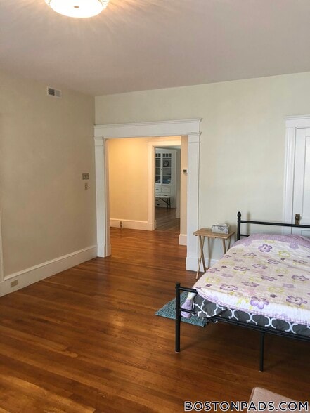 Building Photo - 130 Glenville Ave