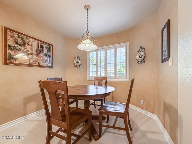 Building Photo - 29717 Strawberry Hill Dr