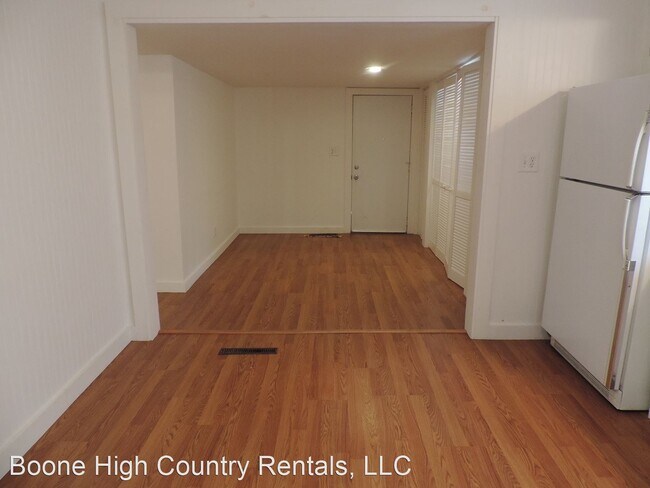 Building Photo - 3 br, 1.5 bath House - 407 Meadowview Drive