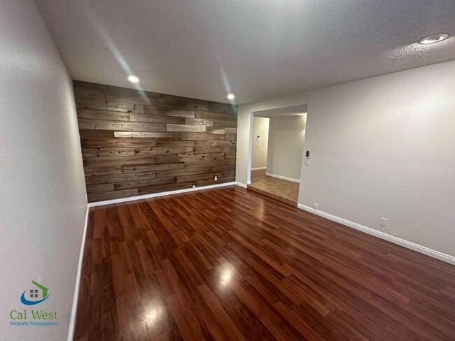 Building Photo - $4095 - Beautiful Remodeled Home on Cul-de...