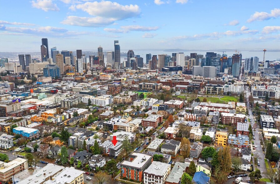 Building Photo - 1431 E Howell St