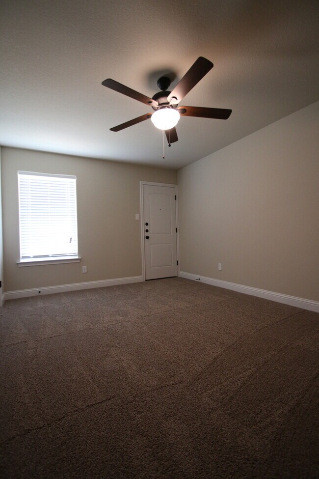 Building Photo - 8032-8034 Arbor