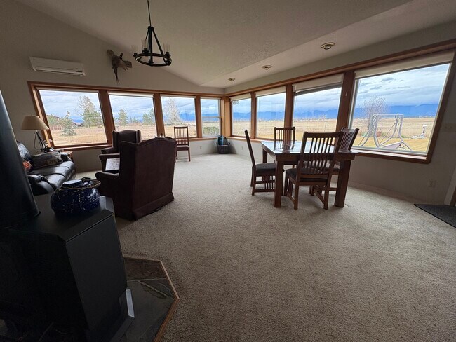 Building Photo - 391 N Somers Rd