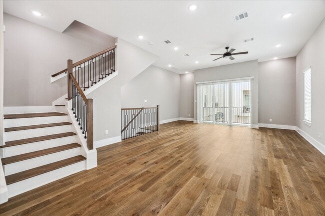 Building Photo - 1405 W 23rd St