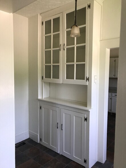 Building Photo - 502 Highland Ave