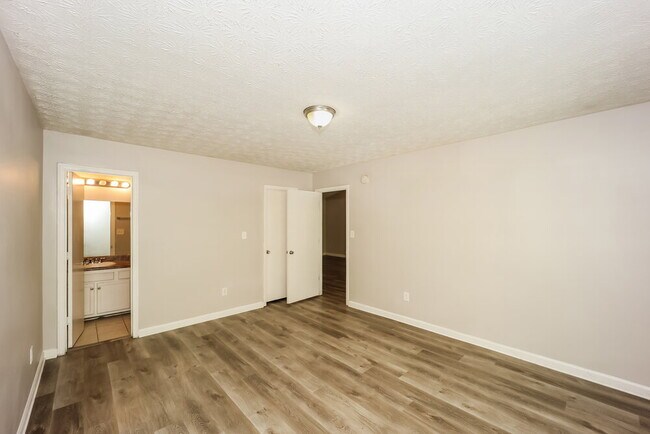 Building Photo - 7774 Mountain Creek Way