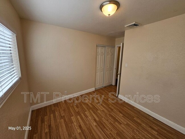 Building Photo - 1830 Nightingale Ave