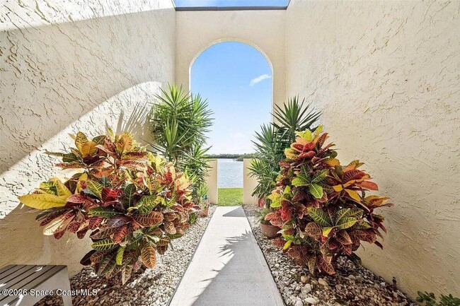 Building Photo - 1729 Minutemen Causeway