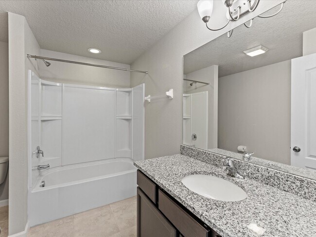 Building Photo - 719 Simeon Dr