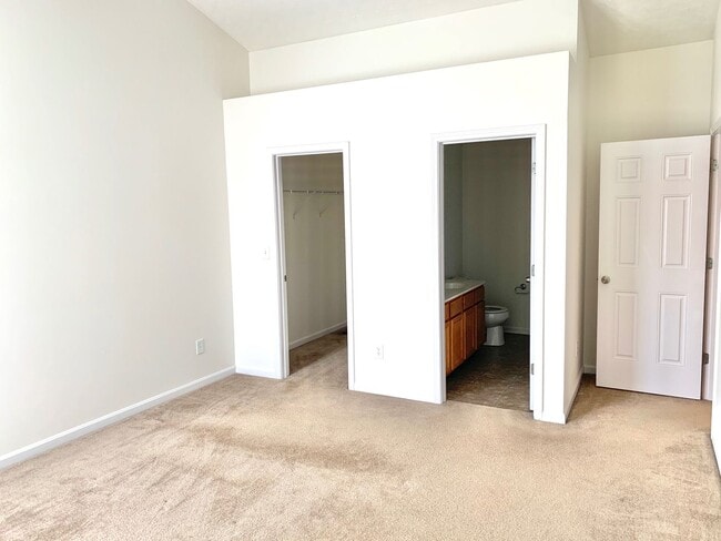 Building Photo - Beautiful 3 Bed 3 Bath Home For Rent!