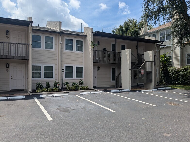 Building Photo - 527 S Lincoln Ave