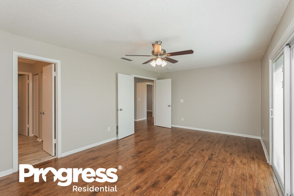 Building Photo - 16111 Gardendale Dr