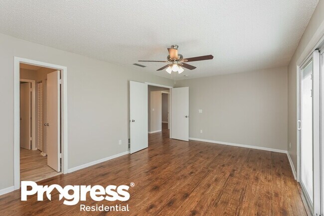 Building Photo - 16111 Gardendale Dr